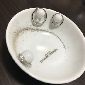 【銀座ダイヤモンドシライシの口コミ】 ダイヤの付いてない本当にシンプルなリングを探していたので、このデザイ…