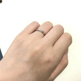 【銀座ダイヤモンドシライシの口コミ】 ダイヤモンドがついたデザインのものにしたくて、色々悩みました。選んだ…