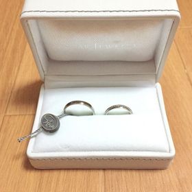 【STAR JEWELRY(スタージュエリー)の口コミ】 ミル打ちリングを探していました。
スタージュエリーのミル打ちリングは他…