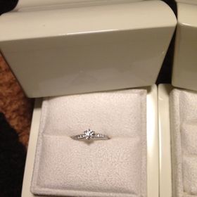 【LUCIE(ルシエ)の口コミ】 カタログ、インターネットで色々検討してから試着しにジュエリーショップ…