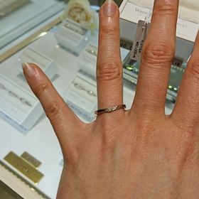 【canal4℃(カナルヨンドシー)の口コミ】 シンプルだけど綺麗で、少しＶ字になっているのが指がすっきり見える気が…