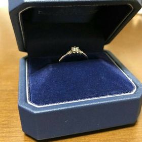 【銀座ダイヤモンドシライシの口コミ】 デザインと価格。可愛いデザインでとても気にいりました！材質や色も選べ…