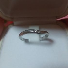 【STAR JEWELRY(スタージュエリー)の口コミ】 指が太いので、太い指輪は似合わないので細めのもので、なおかつ指が細く…