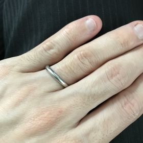 【ROYAL ASSCHER(ロイヤル・アッシャー)の口コミ】 二人とも年齢に左右されないシンプルな指輪を探していたので、ベーシック…