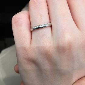 【アイプリモ(I-PRIMO)の口コミ】 リングを一周すべてダイヤが敷き詰められており、ゴージャスなデザインで…