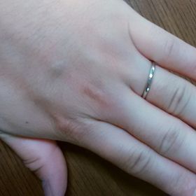 【アイプリモ(I-PRIMO)の口コミ】 シンプルで細めの指輪を探してました。種類が沢山あって優柔不断な僕たち…