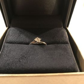 【ラザール ダイヤモンド(LAZARE DIAMOND)の口コミ】 店員さんがものすごく親身になっていろいろ教えてくださいました。
無頓着…