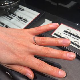 【ラザール ダイヤモンド(LAZARE DIAMOND)の口コミ】 ダイヤの部分はもちろん、プラチナ部分も綺麗な輝きがありました。そのせ…