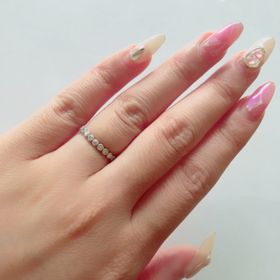 【CHER LUV(シェールラブ)の口コミ】 ダイヤモンドが、たくさん入っている華やかなRingを探していました。アン…
