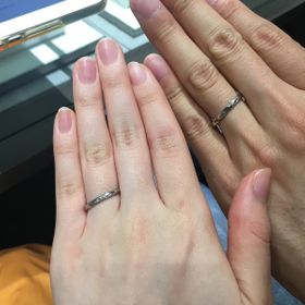 【アイプリモ(I-PRIMO)の口コミ】 華やかすぎない、シンプルすぎない、でもキラキラしている、結婚指輪らし…