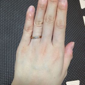 【GALA JEWELRY(ガラジュエリー)の口コミ】 私は結婚指輪は、メレダイヤが付いていてあまりゴツくない物を探していま…