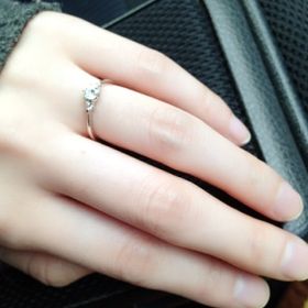 【EYE JEWELRY UMAKI(アイジュエリー ウマキ)の口コミ】 決めてはシンプルな物が好きだったので、その中でも指が綺麗に見えるもの…