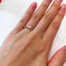 【Ponte Vecchio(ポンテヴェキオ)の口コミ】 シンプルなのに華やかさがあり、普段使いもできるところ。
主張が強すぎず…