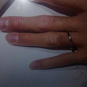 【HOSHI no SUNA 星の砂(ほしのすな)の口コミ】 お揃い感のある結婚指輪を探してましたがお互いの指の形が異なるためなか…