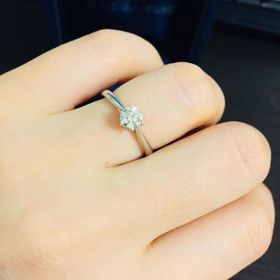 【銀座ダイヤモンドシライシの口コミ】 ダイヤモンドの品質が最高だったこと。素人目から見ても、輝きが違うのが…