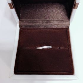 【アイプリモ(I-PRIMO)の口コミ】 婚約指輪との重ね付けも考えていたので、あまり派手すぎないデザインで探…