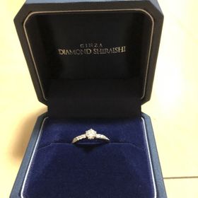 【銀座ダイヤモンドシライシの口コミ】 新作ということ、またデザインが非常に気に入ったためです。まっすぐなデ…