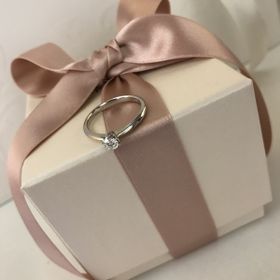 【アイプリモ(I-PRIMO)の口コミ】 シリウスは、アイプリモの婚約指輪の中でも人気が高いリングとの評価があ…