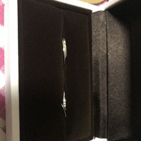 【アイプリモ(I-PRIMO)の口コミ】 試着した時に指が細くみえデザインがとても素敵でした。婚約指輪と一緒に…