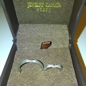 【JEWELRY  KAMATA(ジュエリーかまた)の口コミ】 彼女が前々から婚約指輪にはこれって決めていたようです。デザインがリボ…