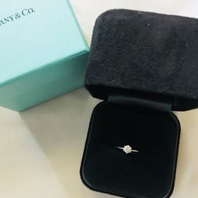 【ティファニー(Tiffany & Co.)の口コミ】 いわゆる一粒ダイヤモンドの、"The 婚約指輪"がいいなと思いま…