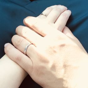 【エクセルコダイヤモンド(EXELCO DIAMOND)の口コミ】 まずつけ心地にこだわりました。違和感なく自分たちの指にフィットするも…