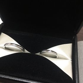 【エクセルコダイヤモンド(EXELCO DIAMOND)の口コミ】 ミル打ちの婚約指輪をいただいたので、結婚指輪はノーマルなものにしよう…