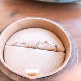 【COLANY(コラニー)の口コミ】 毎日着けるものなので、シンプルなデザインのマリッジリングを探していた…