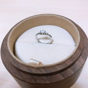 【COLANY(コラニー)の口コミ】 私の指が細いので、細身で丈夫な指輪がいいと思い、社長おすすめの指輪を…