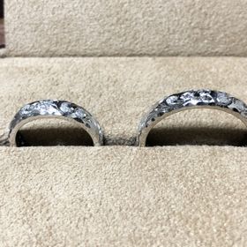 【Makana(マカナ)の口コミ】 ハワイアンジュエリーの結婚指輪を探していました。女性だけでなく、男女…
