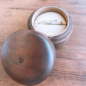 【COLANY(コラニー)の口コミ】 普段使いの出来る飾りのないシンプルな指輪を探していました。いろんな指…