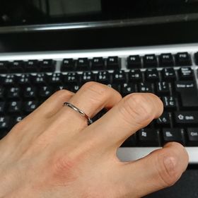 【アイプリモ(I-PRIMO)の口コミ】 本当は、自分のファッションにあわせた太めな指輪を考えていたのですが、…