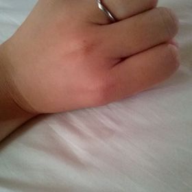 【CAFERING(カフェリング)の口コミ】 V字のリングが良いとお話ししいくつか候補を持ってきていただいたのですが…