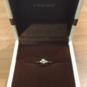 【アイプリモ(I-PRIMO)の口コミ】 横から見るとハート型に見えるデザインがとても気に入りました。
横から光…