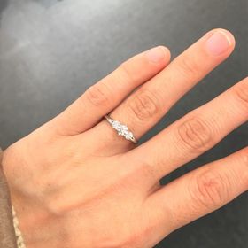 【モニッケンダム(MONNICKENDAM)の口コミ】 輝き方が他のブランドと違って、青白い光で輝き方がとても気に入ったので…