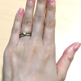 【TRECENTI(トレセンテ)の口コミ】 当初ハーフエタニティを探していましたが、中指や小指にダイヤが当たるの…