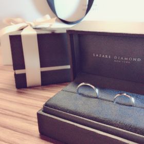 【ラザール ダイヤモンド(LAZARE DIAMOND)の口コミ】 プラチナのカットが華麗でスタイリッシュなデザインに一目惚れでした。ラ…