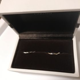 【アイプリモ(I-PRIMO)の口コミ】 仕事柄、石やディテールのあるようなデザインは好んでおらず、シンプルな…