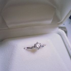 【TASAKI(タサキ)の口コミ】 決めてはやはり、ダイヤのクオリティ、カットの質、カラットの３つです。
…