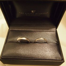 【ラザール ダイヤモンド(LAZARE DIAMOND)の口コミ】 私の指がゴツゴツと太い方なので、細いものは似合わないとわかり、太さの…