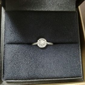 【ラザール ダイヤモンド(LAZARE DIAMOND)の口コミ】 嫁のご希望のままに、豪華な見た目のこちらを、購入しました。店内ではい…