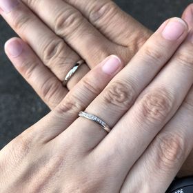 【銀座ダイヤモンドシライシの口コミ】 まさに流れ星のようにダイヤモンドがデザインされていて、一目見た瞬間に…