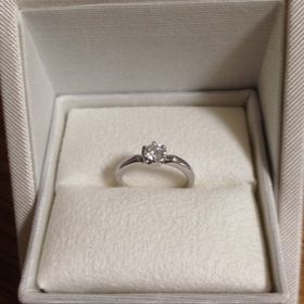 【PAVEO CHOCOLAT(パヴェオショコラ)の口コミ】 雑誌でこの指輪を拝見して、カッティングデザインの綺麗さと可愛さに惹か…