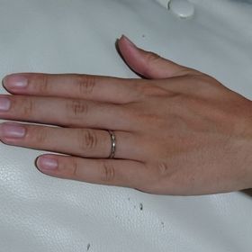 【アイプリモ(I-PRIMO)の口コミ】 指輪を選ぶ際の一番の基準として、なるべくシンプルなものをと考えていま…