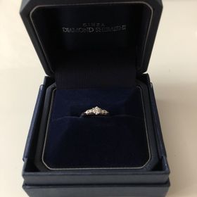 【銀座ダイヤモンドシライシの口コミ】 シンプルなデザインのものが良いなと探していたところ、ダイヤモンドシラ…