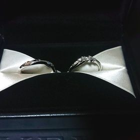 【エクセルコダイヤモンド(EXELCO DIAMOND)の口コミ】 高過ぎない価格であるかどうか。 
デザインはここじゃないと作れない特別…