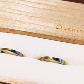 【uchimari(ウチマリ)の口コミ】 お店でいろんなデザインのサンプルを見せてもらって、ねじりのある指輪が…