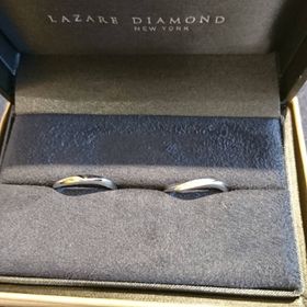【ラザール ダイヤモンド(LAZARE DIAMOND)の口コミ】 ダイヤモンドの輝きが1番だったので。デザインはウェーブに決めており、似…