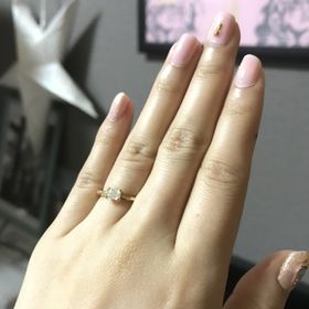 【ORECCHIO(オレッキオ)の口コミ】 エメラルドカットで、なかなかないデザインなのでお気に入りです。
ギラギ…