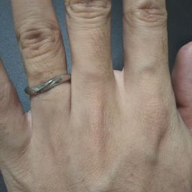 【アイプリモ(I-PRIMO)の口コミ】 今まで指輪をした事が無かったので、自然と手に馴染むものを探しました。…